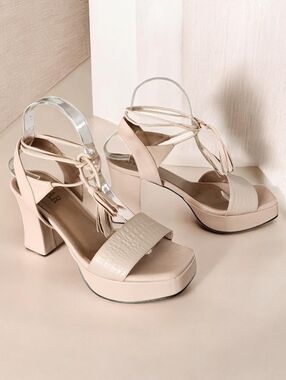 DICAR Colombian Leather Lace-Up Tassel Platform Sandals Sz7 Nude Color